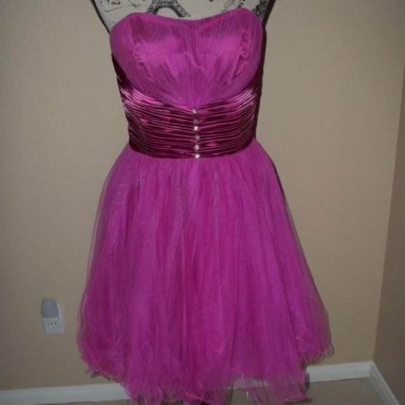 *Weekend Special Sale* Stylish Raspberry Strapless Short Formal Dress 10 - Picture 2 of 8